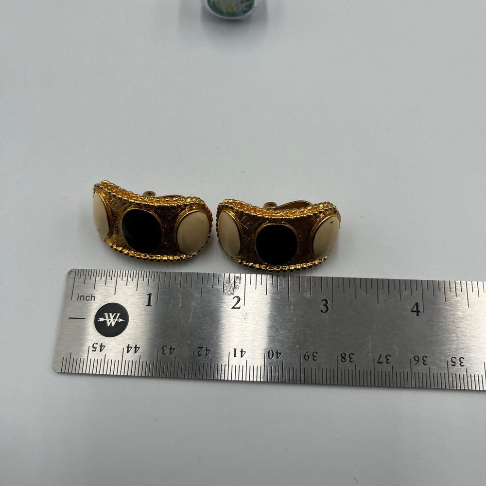 Vintage Gold Tone Black & Cream Cabochon Clip-On Earrings Textured Statement - Picture 8 of 8